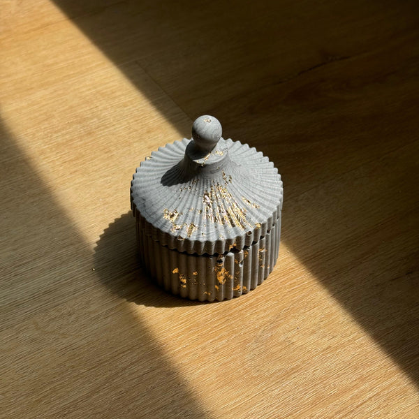 Petite boîte rayée